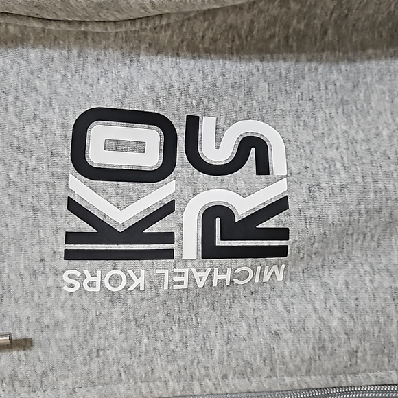 MICHAEL KORS- NEW- NEVER WORN- UNISEX- GRAY ZIPPER WITH HOODED JACKET - Picture 3 of 9